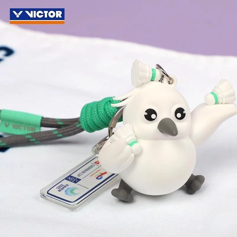 HÀNG MỚI ĐẾN! PG6019SC25 Sudirman Cup 2025 Phiên bản kỷ niệm – Móc khóa kim loại & Túi cầu lông (Giải đấu được cấp phép chính thức Lưu niệm sưu tập, Quà tặng thể thao cho người hâm mộ)
