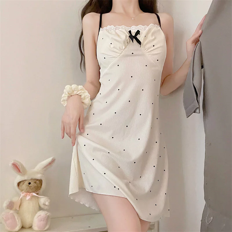 Váy ngủ chấm bi phiên bản Hàn Quốc deep V kèm miếng lót ngực và nơ mỏng,sweet home pyjama, phù hợp mặc ở nhà hoặc hẹn hò.