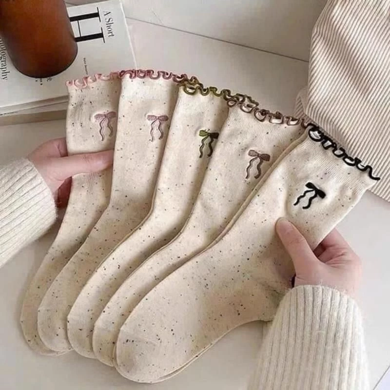 Set 10 Đôi Tất Nữ Ren Thêu Hình Nơ , Tất Cổ Cao Chất Cotton Thoáng Mát Thêu Nơ Phối Viền Bèo Nhún