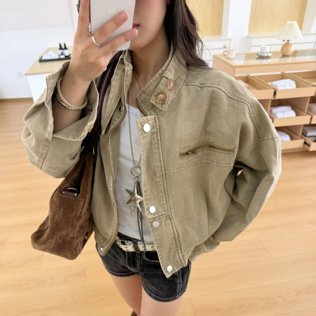 Áo khoác denim cổ đứng phong cách xe máy cổ điển cho nữ thu phong cách đường phố mới đa năng áo khoác hot girl