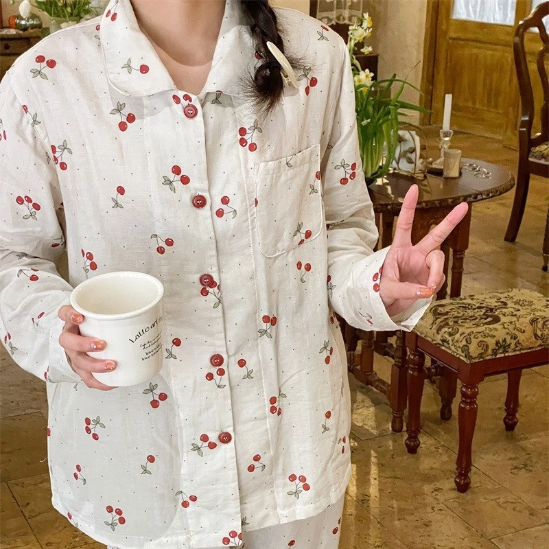 [SẴN] 893_ Bộ ngủ nữ. pijama dài tay chất cotton xô hoạ tiết cherry màu be | Hàng QCCC | 9scat