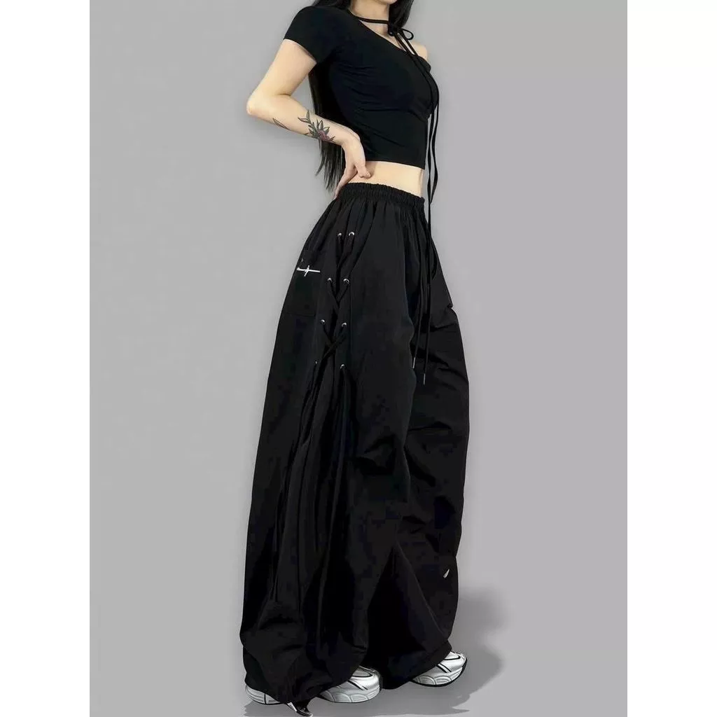 Quần Dù Baggy Phối Dây Đan Khoen Form Rộng Logo Thêu Unisex Nam Nữ