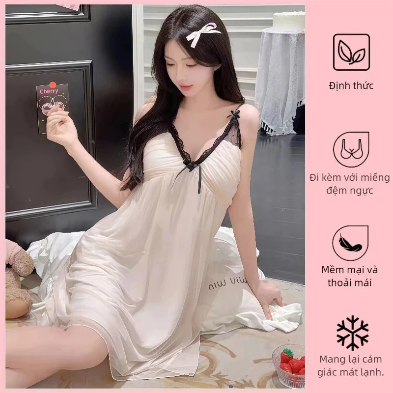 đồ ngủ 2 dây đồ ngủ lụa lạnh cao cấp kiểu Pháp lãng mạn,với lớp lót bằng sợi modal mát dịu, thân thiện với làn da, phủ lưới mềm mại bên ngoài，áo ngực được cắt may theo dạng ôm sát, điểm xuyết ren tan trong nước, phù hợp cho cả khi ở nhà và hẹn hò