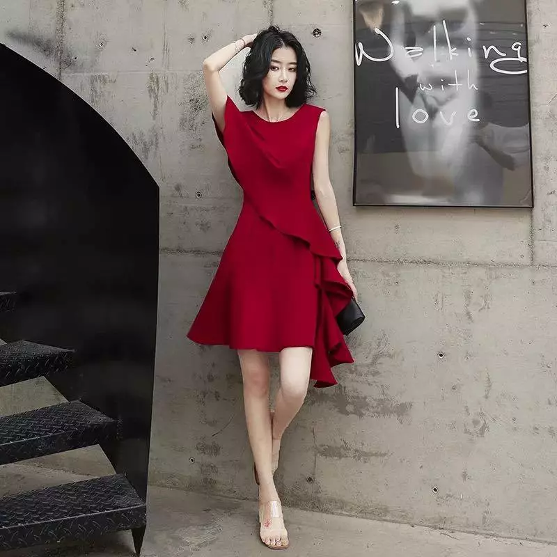 CS018 - Chiếc váy đỏ nổi bật – dành riêng cho cô gái không thích mờ nhạt!