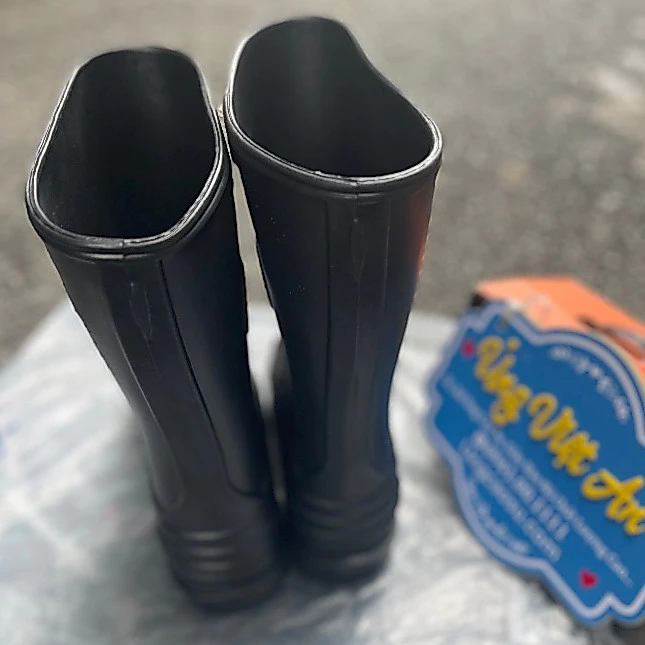 Ủng Xốp Màu Đen Siêu Nhẹ From Đứng Chống Thấm Nước Hãng VAC - Đầy đủ Size- Hình Thật