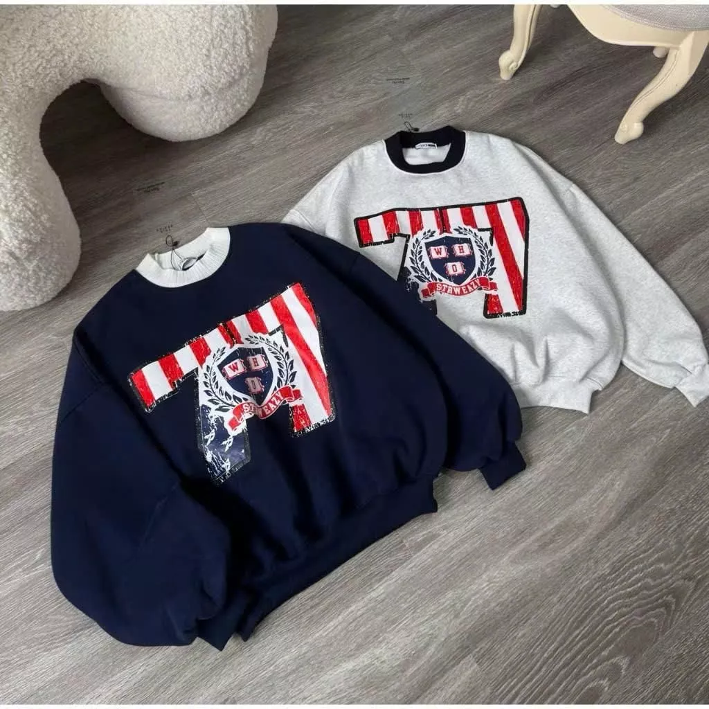 Áo Sweater Cổ Tròn In Cờ 77 Form Rộng Unisex Sweater Oversize Freesize Dưới 65kg – Áo Thu Đông Hot Trend