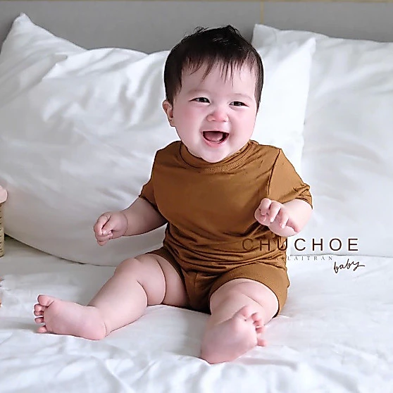 BỘ THUN LẠNH TAY NGẮN QUẦN NGẮN CHO BÉ TRAI BÉ GÁI đang được đối chiếu cho người mua tại Việt Nam