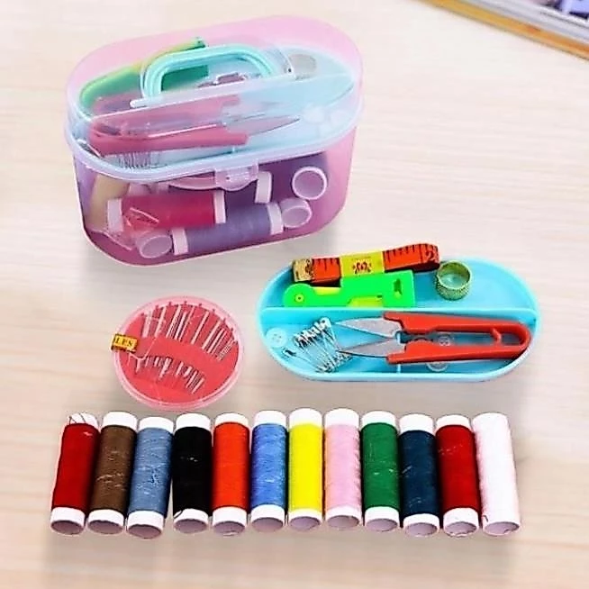 Hộp kim chỉ đa năng gồm 55 chi tiết dùng để may vá