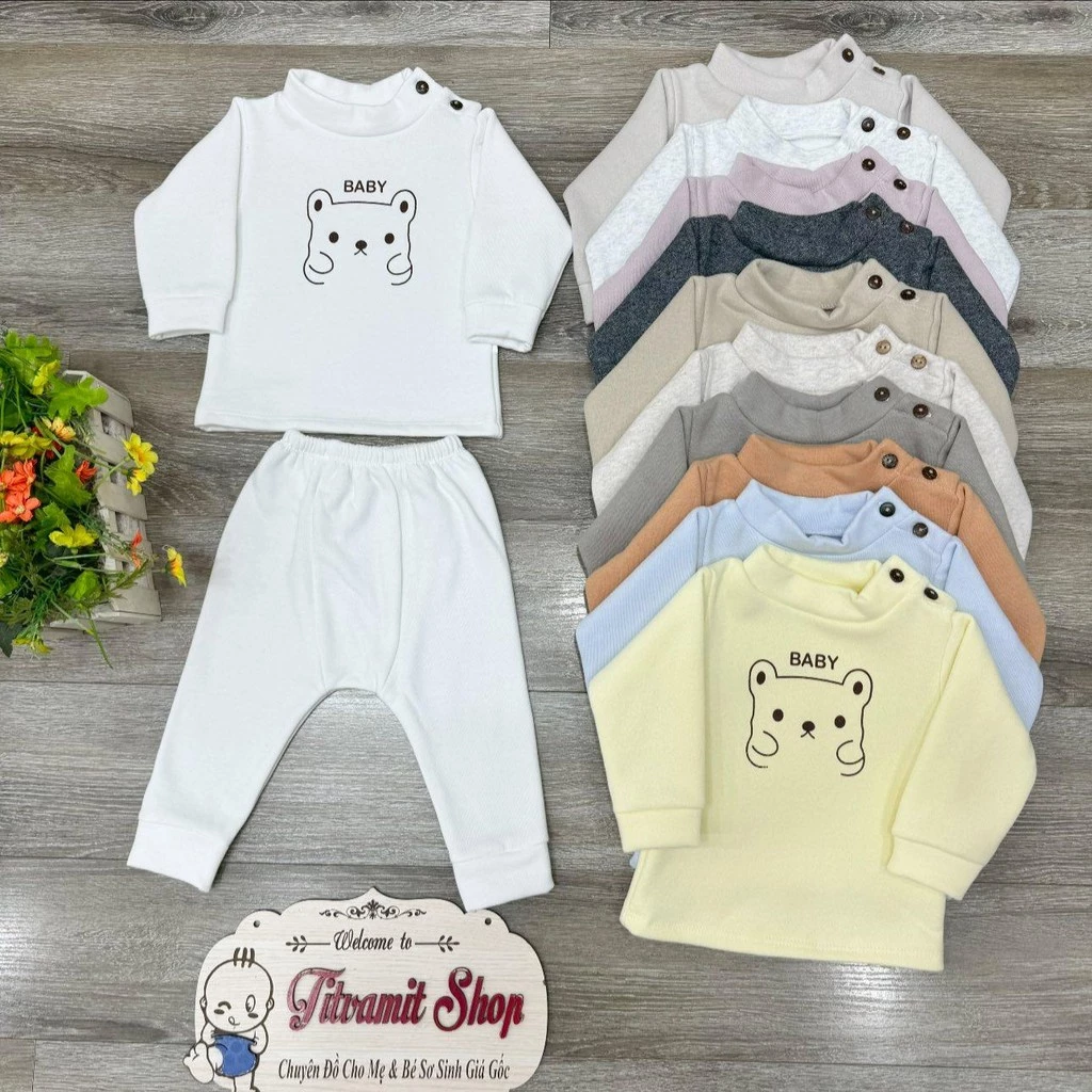 Bộ dài nỉ lông cài vai cổ 3 phân in hình Gấu Baby cho bé