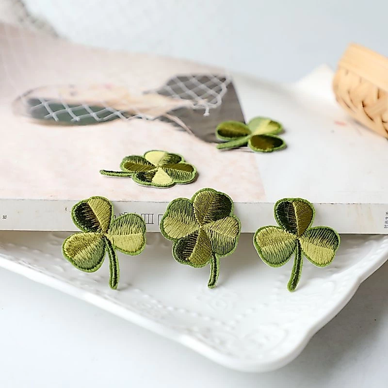 Set 10 Miếng Dán Ủi Quần Áo Hình Cỏ Bốn Lá