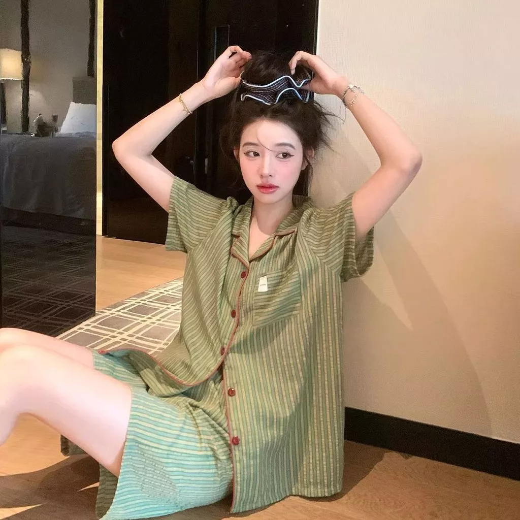 [Pre-Order]-Bộ đồ ngủ sọc hai màu dành cho nữ, kiểu dáng mùa hè mới, nhẹ, thoải mái, bộ quần áo ngắn tay,  chuẩn hàng qc