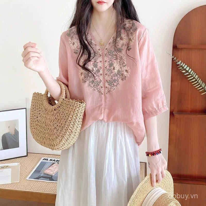 Áo sơ mi nữ cổ chữ V nửa tay thêu hoa cổ điển Áo sơ mi vải lanh dáng rộng dành cho nữ Áo sơ mi nửa tay cổ chữ V thêu hoa cổ điển Áo sơ mi vải lanh rộng