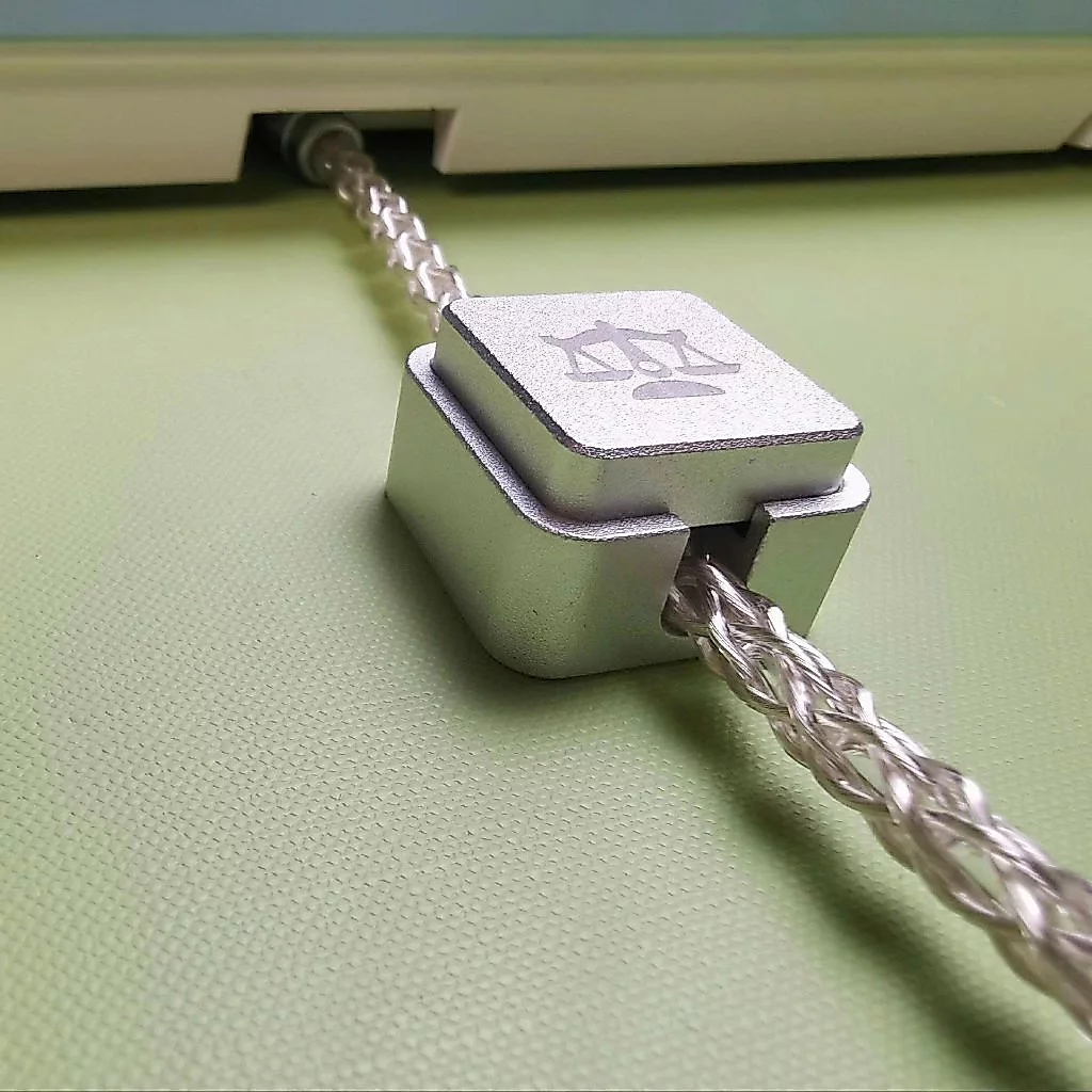 [Hỏa Tốc] Hộp Kim Loại Cố Định Dây Cable Nam Châm Từ Tính - TTKeyboard