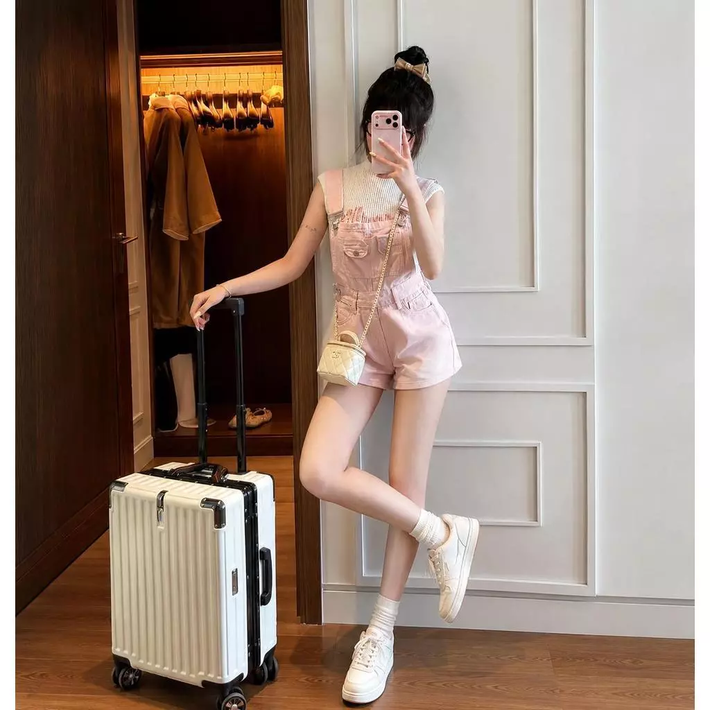 Yếm Short Jean Nữ Màu Hồng Pastel Form Ôm Eo Hack Dáng