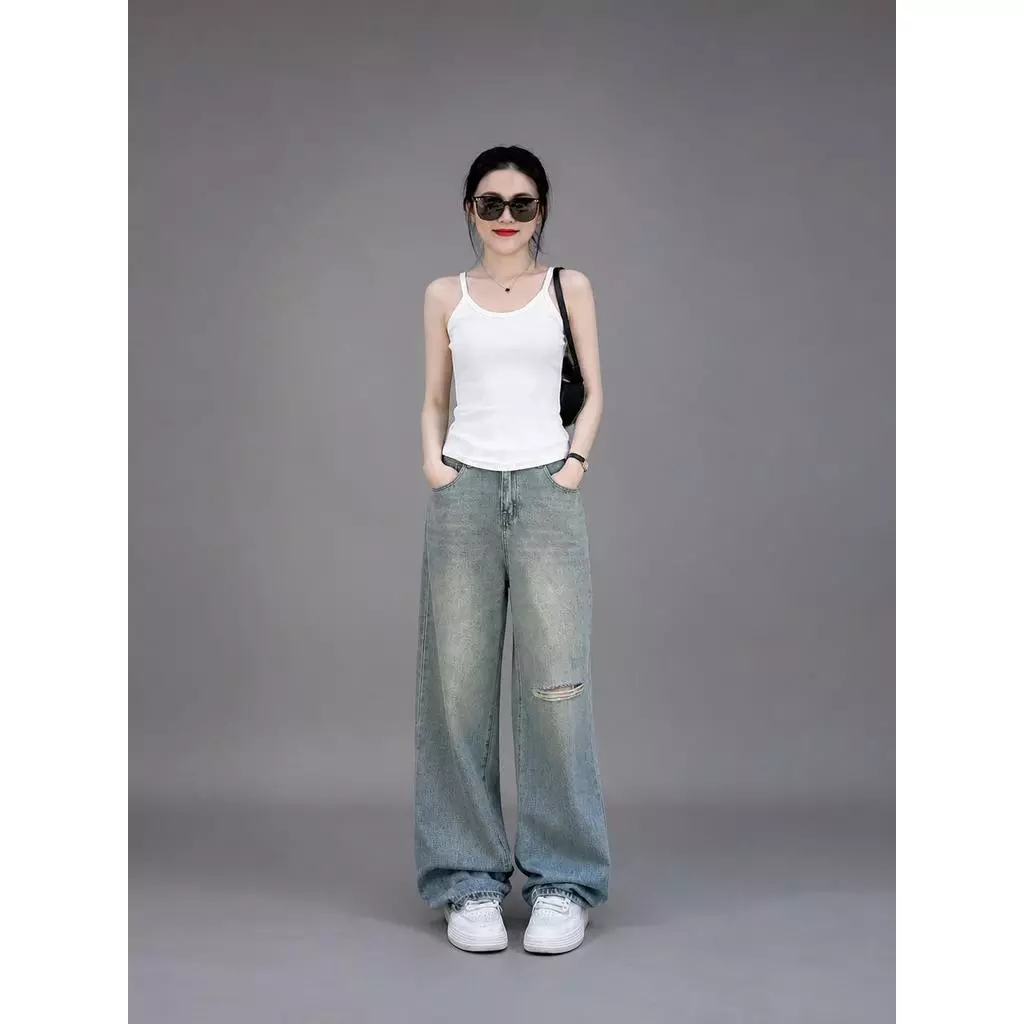 Quần jean ống rộng wash nữ form suông, thiết kế rách gối cá tính