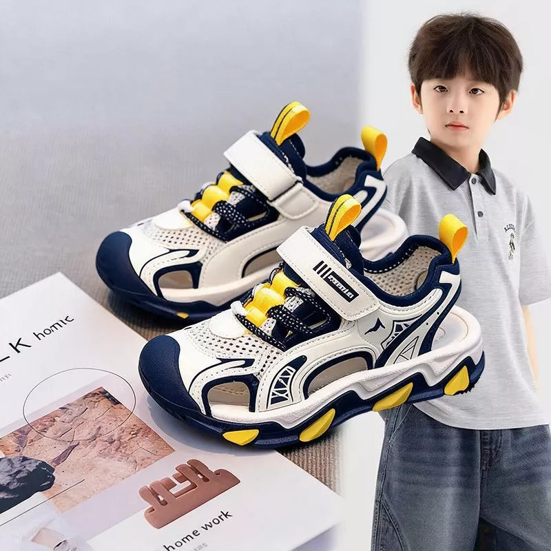 Sandal bé trai mũi kín đế mềm chống trượt đi biển mùa hè - giày thể thao quai dán thoáng khí