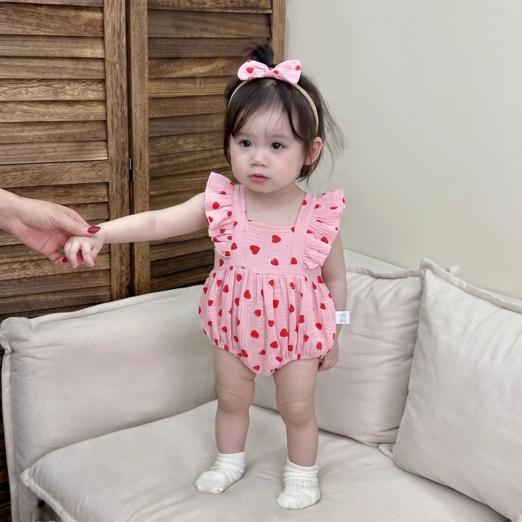 Áo liền quần không tay họa tiết dâu tây dễ thương mùa hè có nơ băng đô 0-24 tháng Quần áo trẻ em