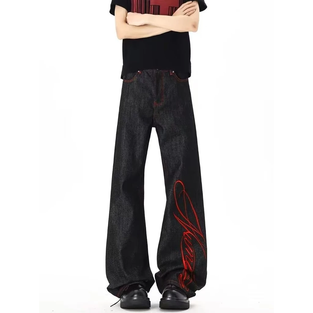 Quần jean vải nguyên màu đen ống loe nhẹ unisex nam nữ phong cách Mỹ vintage, thêu chữ màu đỏ tương phản độc đáo, quần dài dáng rộng thon gọn dễ phối đồ hàng ngày size S M L XL 2XL 3XL