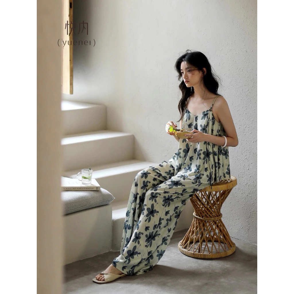 Đồ Ngủ Hai Dây Lụa Nữ In Hoa - Set Pijama Lửng Dáng Rộng Có Mút Ngực Mặc Nhà Mùa Hè B42226