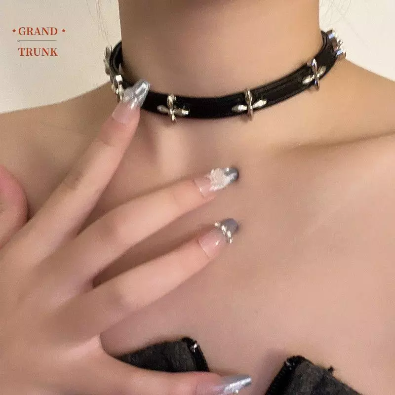 [INVN] Vòng cổ đế hoa chữ thập tối mới dành cho nữ Thiết kế Niche Cao cấp Nelace Leather Choker Mới
