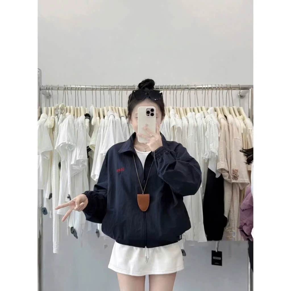 ÁO KHOÁC DÙ GIÓ NHĂN NỮ CỔ BẺ CROPTOP NỮ DÁNG LỬNG HỌA TIẾT THÊU STAY XSTT FASHION