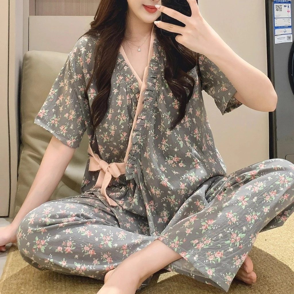 【Phong cách Nhật】Bộ đồ ngủ cổ V tay ngắn quần dài - Chất cotton mát mịn - Có viền ren điệu đà + họa tiết hoa nhí dễ thương - Mặc ở nhà hay ngủ đều thả ga
