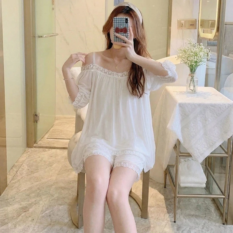Bộ đồ ngủ một vai lụa lạnh cao cấp có miếng lót ngực, mỏng nhẹ thoáng mát, sang trọng thanh lịch