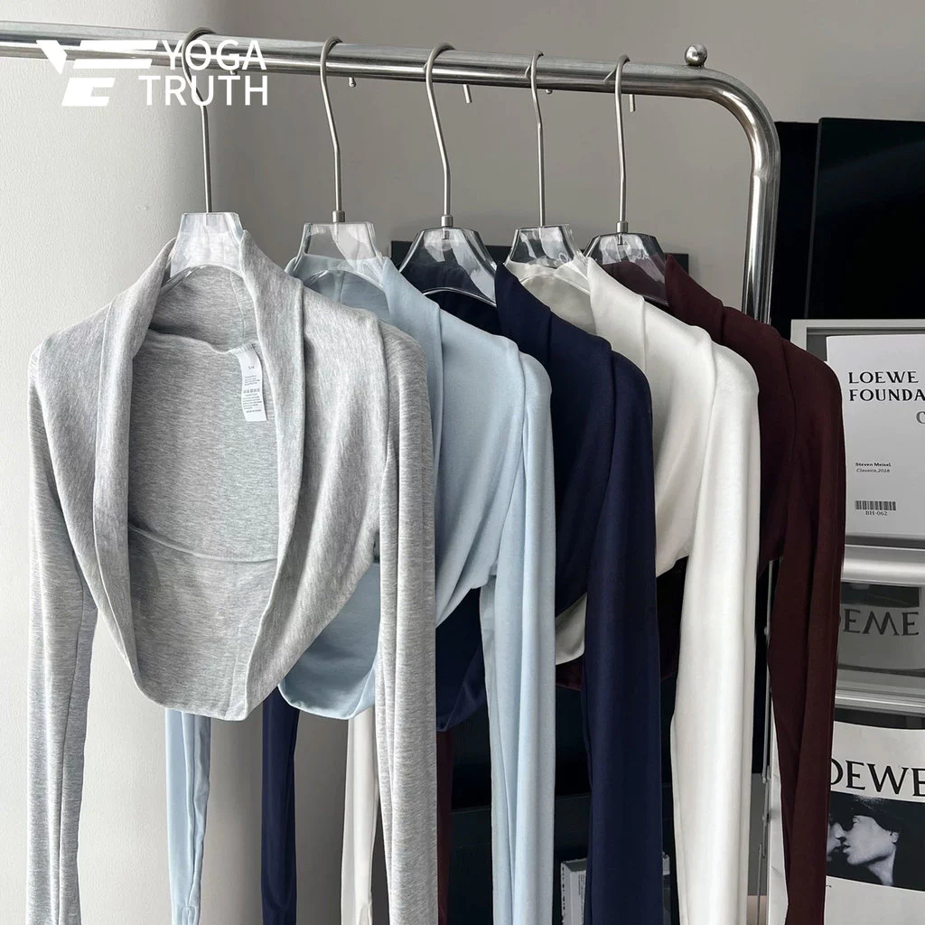 Áo thể thao có độ đàn hồi cao và thoáng khí, thân thiện với làn da, phù hợp cho tập thể dục và yoga