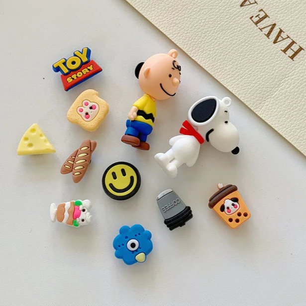 Bộ phụ kiện 3D Snoopy dễ thương, miếng dán sandal, nút sandal, nút khóa giày thích hợp cho dép có lỗ  Sticker Charm /Set