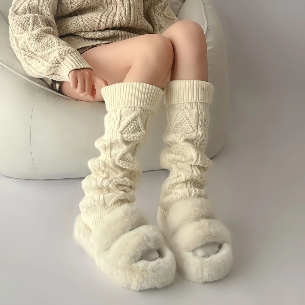 Tất ống len cao đến gối chất dày hoạ tiết caro đan len đẹp giữ ấm chân phụ kiện không thể thiếu mùa đông phong cách y2k