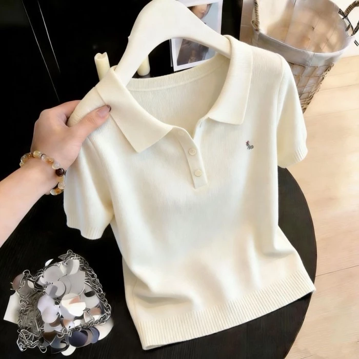 Cổ Polo Ice Silk Tay Ngắn Nữ Nửa Hở Cổ Nút Thêu Gió Nhẹ Nhàng Sáp Mềm Áo Thun Hàng Đầu