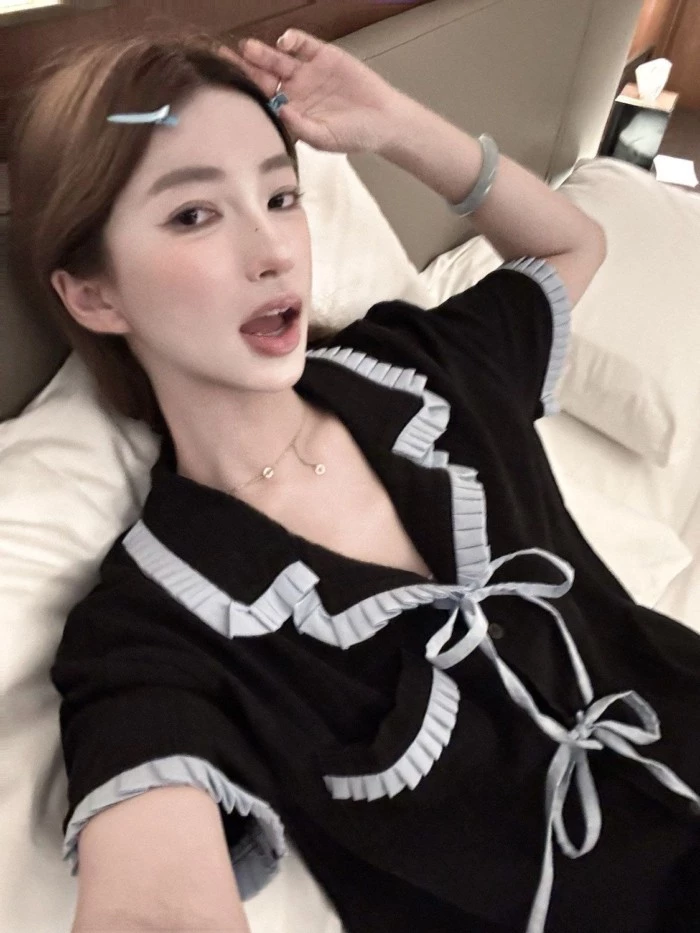 Cao cấp, Thiết kế, Màu sắc tương phản, Ren, Nơ, Pyjama nữ, Mùa hè, dáng rộng, Ve áo, Tay ngắn, Quần