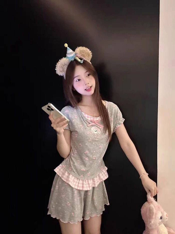 Bộ đồ ngủ giả hai mảnh mềm mại và dễ thương có miếng đệm ngực cho nữ 2026 Bộ đồ mặc nhà ngắn tay ng