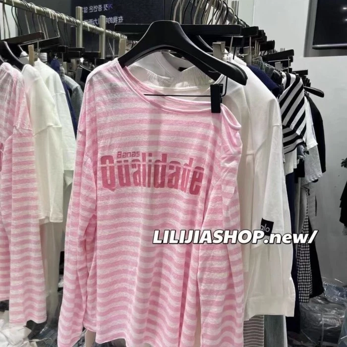 Áo thun dài tay in chữ Dongdaemun sọc rộng trễ vai áo chống nắng áo sơ mi nữ hàng đầu