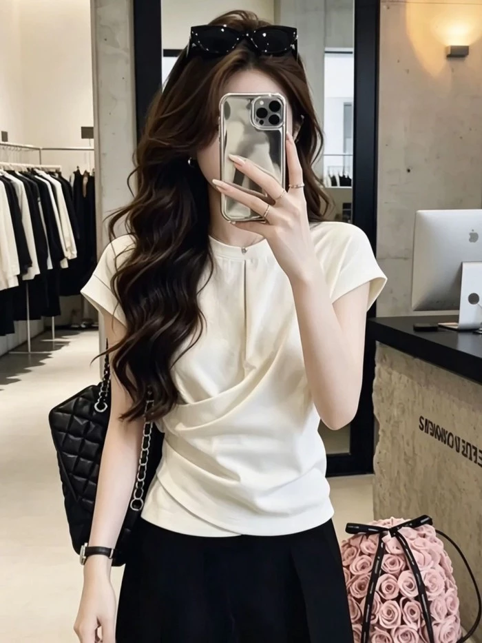 Cổ tròn khí chất, vai phải, eo xếp ly, áo thun ngắn tay cho nữ, mặc phong cách mùa hè