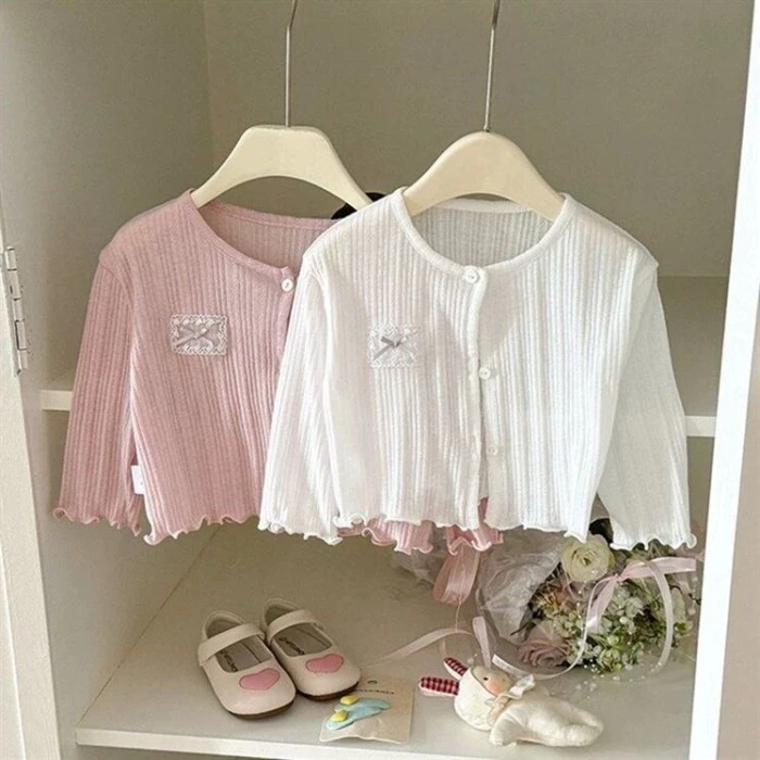 Bé gái mùa hè mỏng màu dài tay chống nắng quần áo bé gái mùa hè cardigan quần áo bé quần áo trẻ em