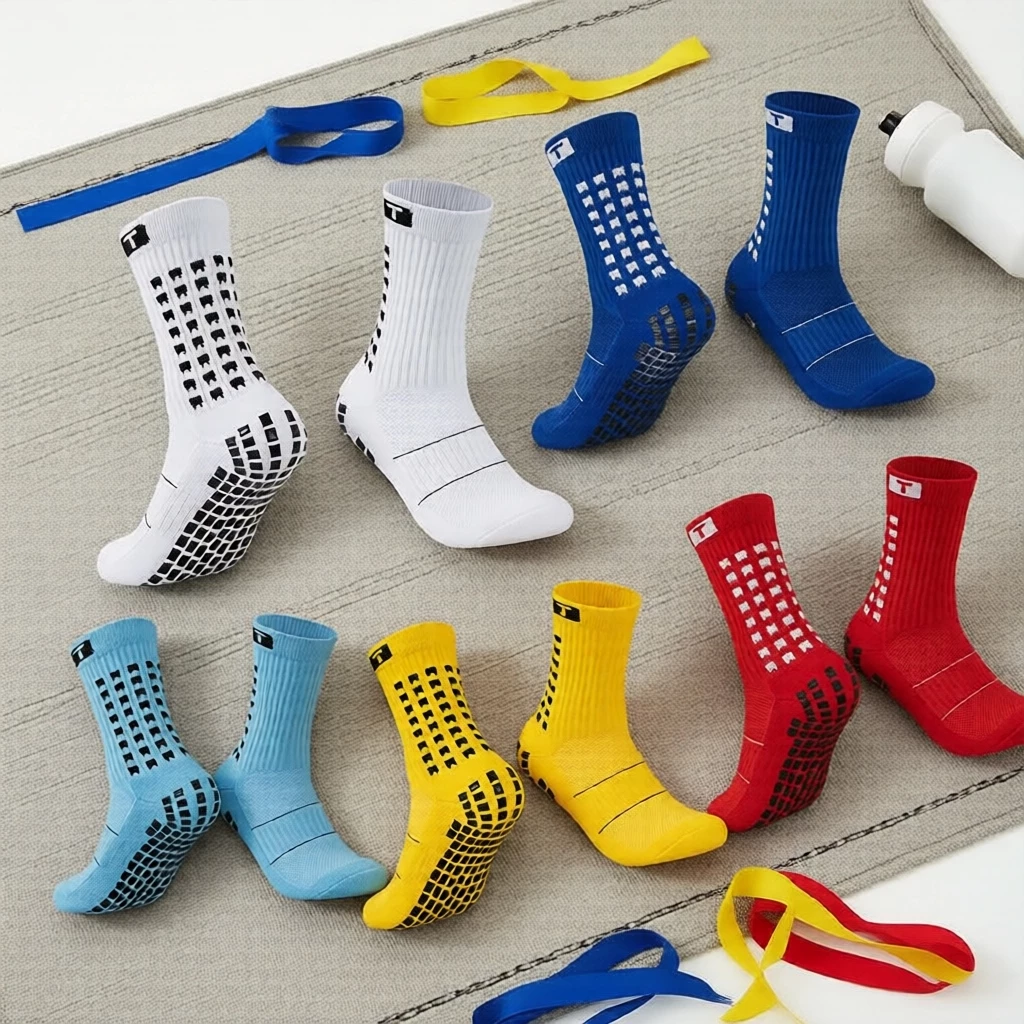 Tất đá bóng trắng cho nam và nữ, chấm silicone đen chống trượt