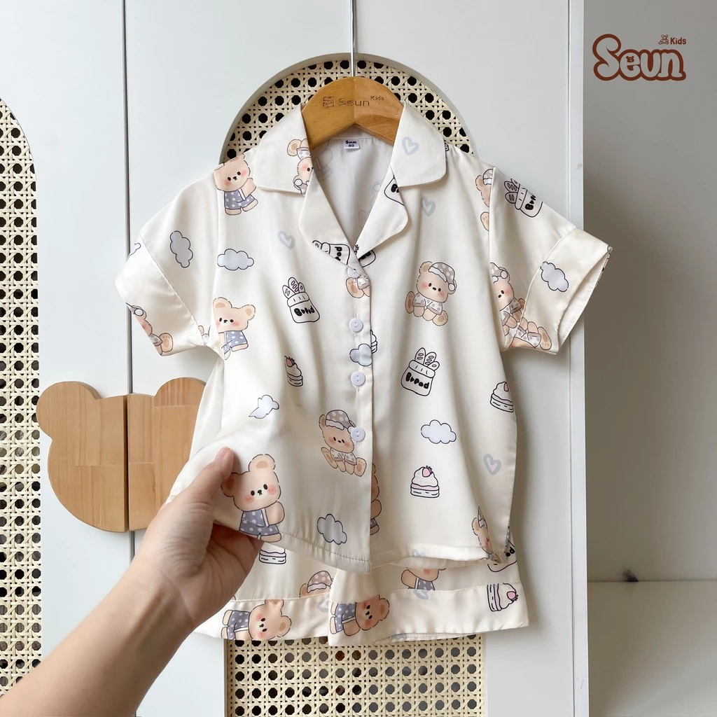 | SEUNKIDS | Bộ pijama cho bé gái bé trai (26 màu-3 link) cộc tay lụa mát lạnh 8kg đến 35kg bộ mặc nhà