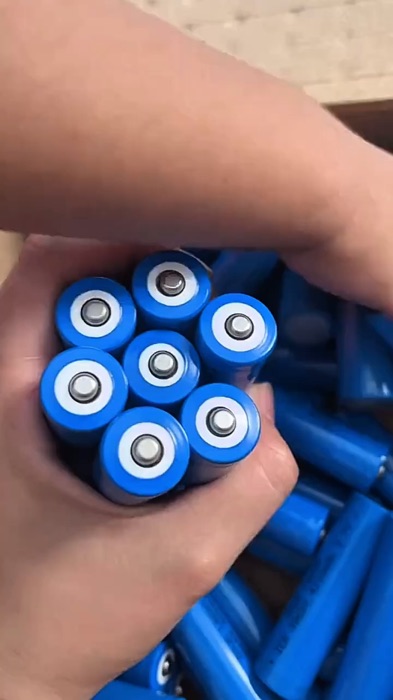 Pin trâu xài ngon 🥰👍🏻#KOLUyTin #ShopeeCreator #SandealcungKOL #LuotVuiMuaLien #ShopeeVideo #HangMoiVe #VideohangDoiSong