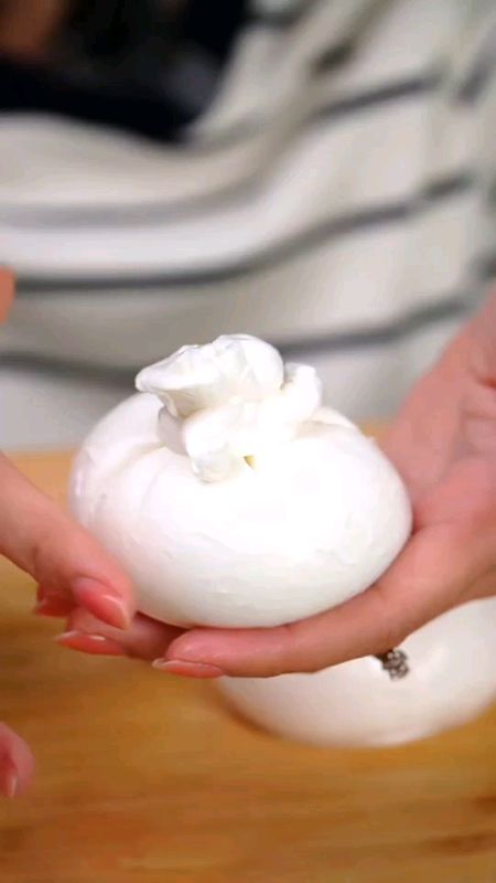 Phô mai Burrata #phomai #ShopeeCreator #LuotVuiMuaLien #SandealcungKOL #ShopeeVideo