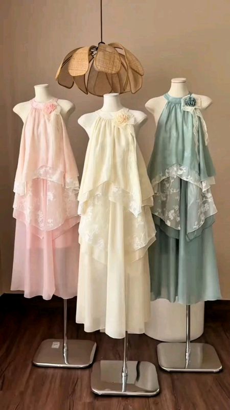 Váy yếm #vayxinh #vayyem#shopeevideo #LuotVuiMuaLien #HangMoiVe #ShopeeCreator #VideohangThoiTrang