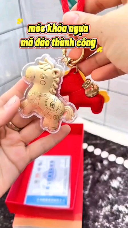 Móc khóa ngựa đẹp may mắn, mã đáo thành công #mockhoangua #mockhoa #ShopeeCreator #LuotVuiMuaLien #HangMoiVe #SandealcungKOL
