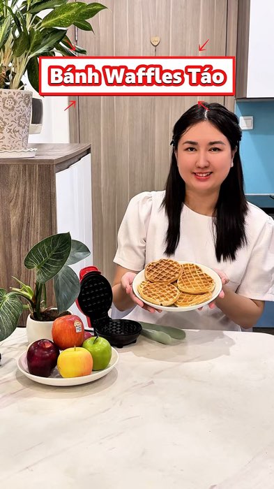 Bánh waffle táo thơm ngon dễ làm #VideoHangGiaDung #ShopeeVideo #ShopeeDebut #LuotVuiMuaLien #SandealcungKOL