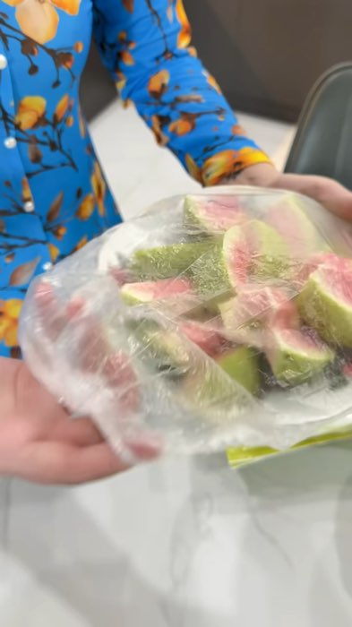Màng bọc thực phẩm topgia #mangbocthucpham #mangboctopgia #KOLUyTin #HangMoiVe #LuotVuiMuaLien #ShopeeVideo