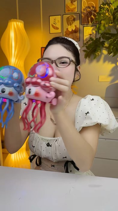 Bạch tuộc nhảy múa cho bé #bachtuocnhaymua #dochoitreem #KOLUyTin #LuotVuiMuaLien #ShopeeVideo #HangMoiVe