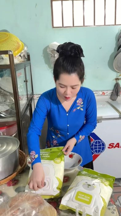 Màng bọc thực phẩm topgia #mangbocthucpham #mangboctopgia #KOLUyTin #HangMoiVe #LuotVuiMuaLien #ShopeeVideo