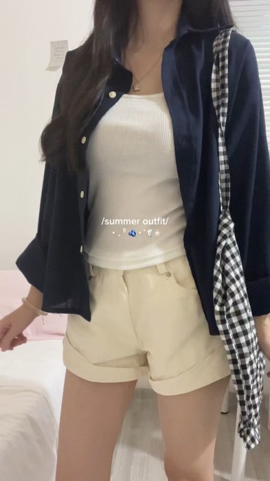 Áo sơ mi croptop #KOLUyTin #ShopeeStyle #ShopeeThoiTrang #Shopeexuhuong#LuotVuiMuaLien#aosomi #mihohouse