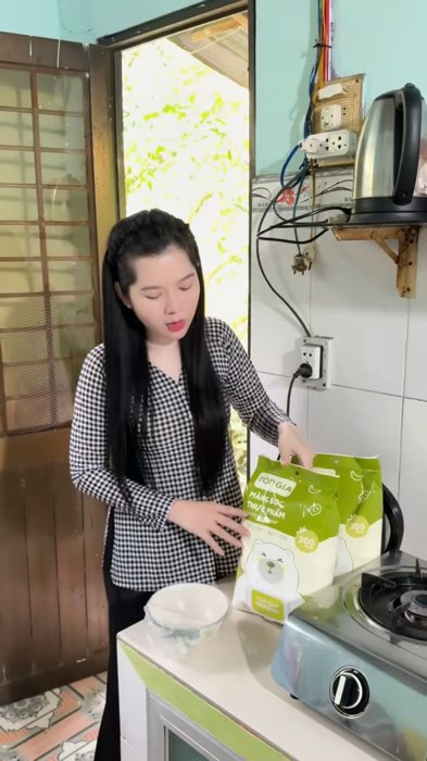Màng bọc thực phẩm topgia #mangbocthucpham #mangboctopgia #KOLUyTin #HangMoiVe #LuotVuiMuaLien #ShopeeVideo