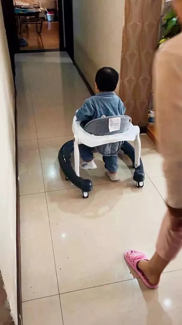 Baby Walker Anti-O-Leg Baby Children'S Multi-Functional Anti-Rollover Walker photo review