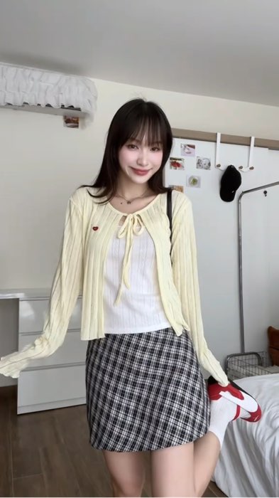 Love it 🌼 #LuotVuiMuaLien #KOLUyTin #VideohangThoiTrang #SandealcungKOL #ShopeeStyle #Shopeevideo #hthuytoui
